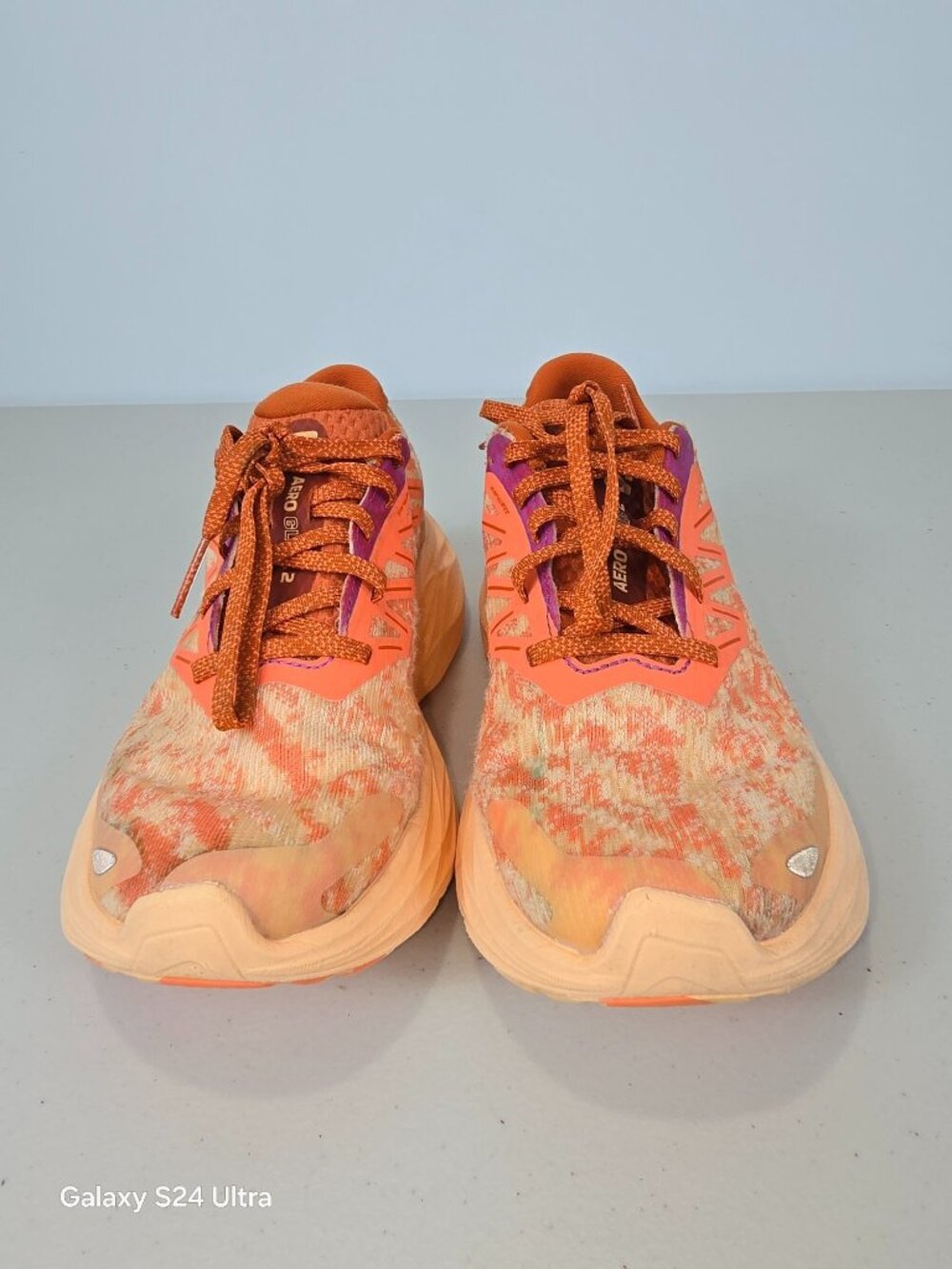 Salomon Aero Glide 2 in light orange women's running shoes size 5.5